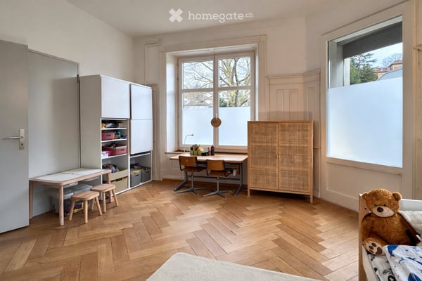 Befristet, möbliert: Grosszügige 4.5-Zimmer-Altbauwohnung 11
