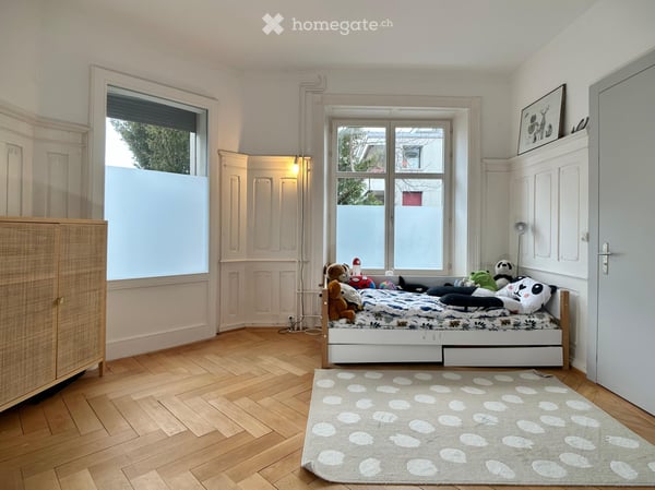Befristet, möbliert: Grosszügige 4.5-Zimmer-Altbauwohnung 10