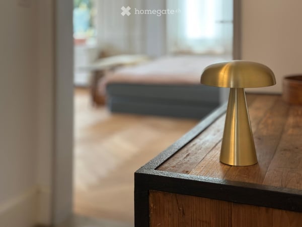 Befristet, möbliert: Grosszügige 4.5-Zimmer-Altbauwohnung 6