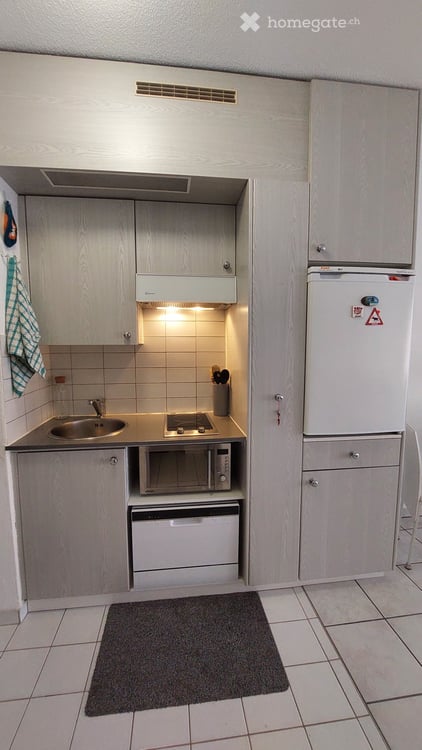 Cerco subentrante monolocale ammobiliato balcone vista lago 5