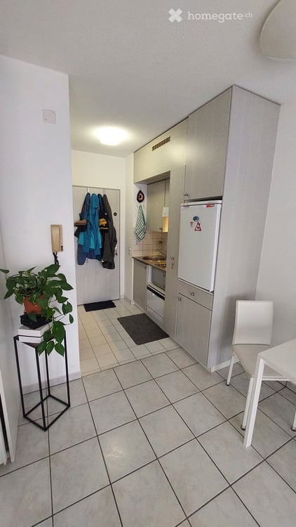 Cerco subentrante monolocale ammobiliato balcone vista lago 3