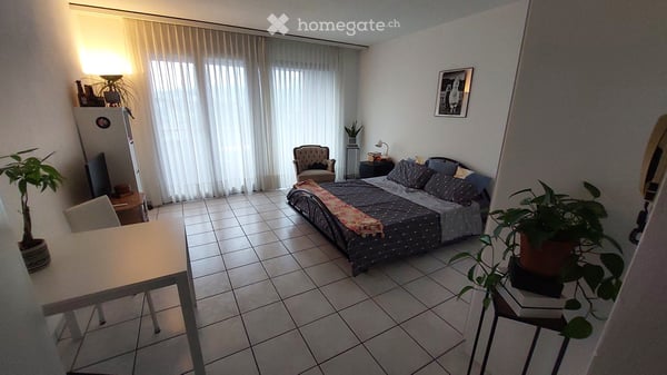 Cerco subentrante monolocale ammobiliato balcone vista lago 2
