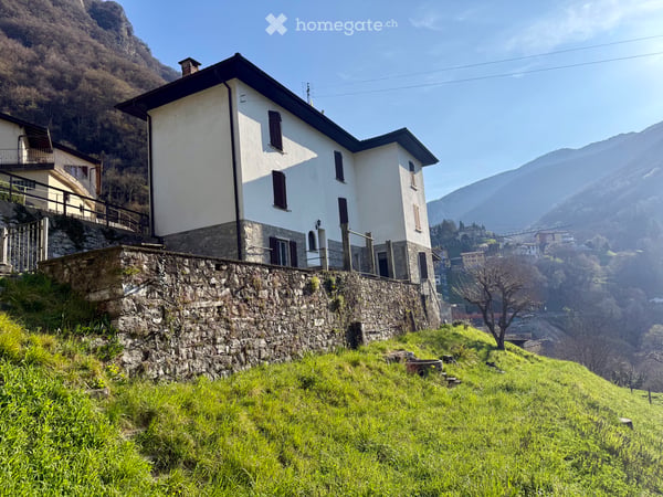 Opportunità unica: casa da ristrutturare con ampi spazi 2