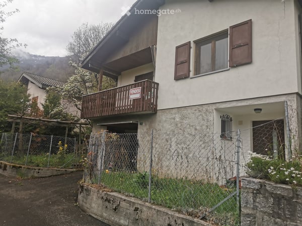 Vendesi casa unifamiliare con giardino a Olivone 4