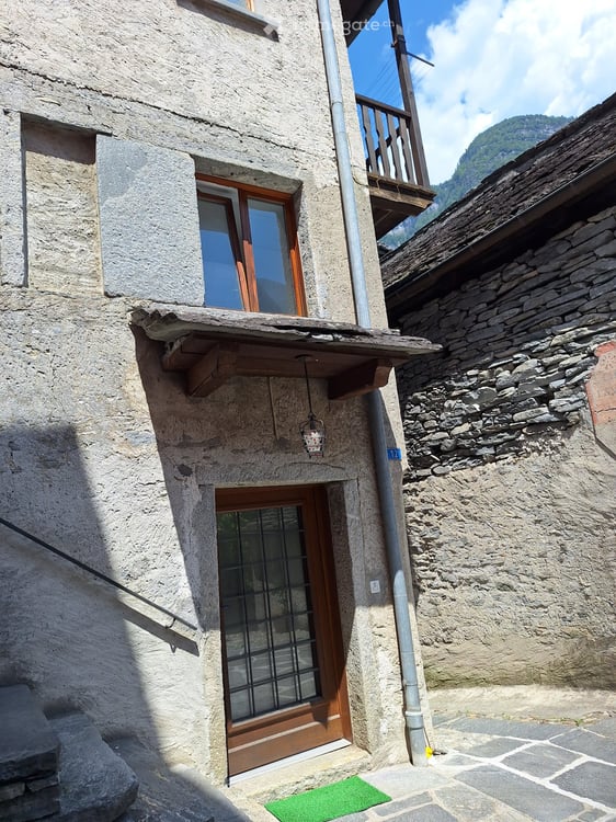 Tipica casa ticinese antica 13
