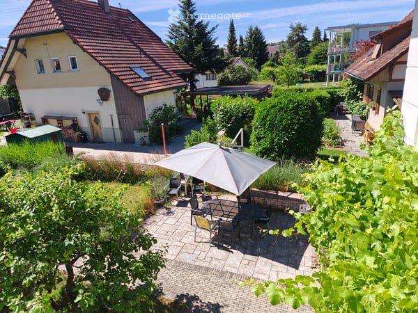 Traumhafte, möblierte 3.5-Z-Whg. in Lyss mit riesigem Garten 3