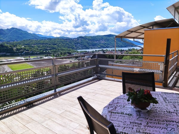 Casa unifamiliare con bella vista lago 4.5 1