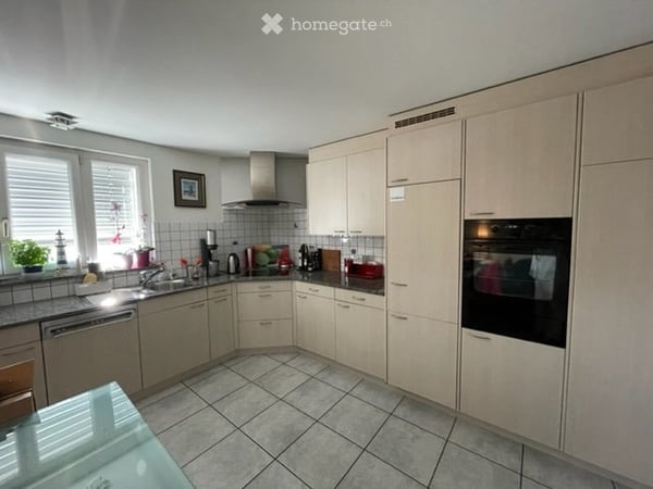 helle 3.5-Zi.-Wohnung (110 m²) mit Südbalkon & Parkplatz 2