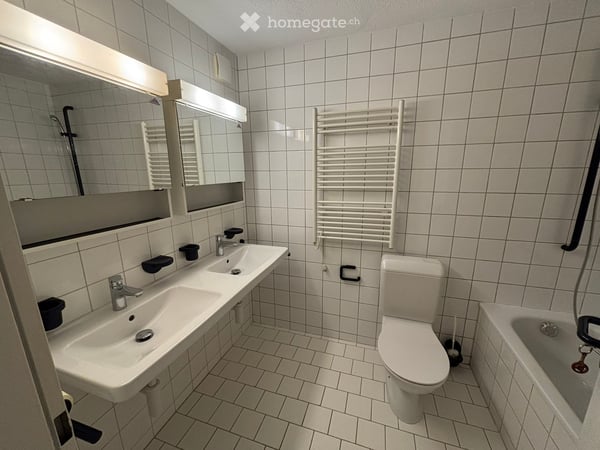 Frisch renovierte Parterre-Wohnung mit Gartensitzplatz 4
