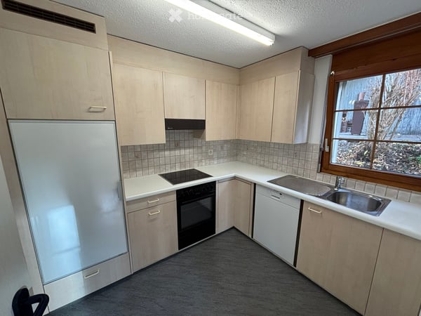 Frisch renovierte Parterre-Wohnung mit Gartensitzplatz 3