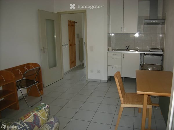 Lugano, studio arredato, con balcone 1