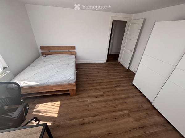 Möbliertes 17m²-Zimmer direkt am Bahnhof Bassersdorf 2