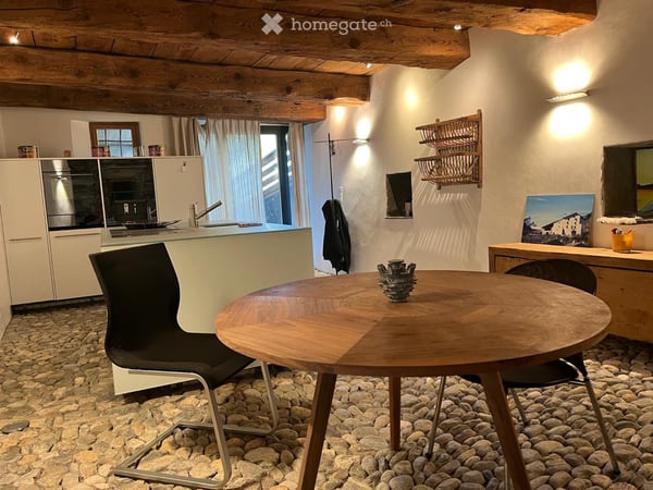 Einzigartige Loft-Wohnung mit historischem Charme in Splügen 1