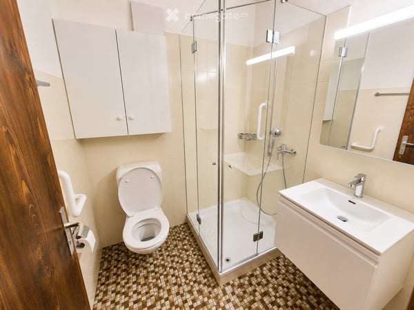 3.5-Zimmer-Wohnung in Trun, CHF 1'300. inkl. NK & Parkplatz 2