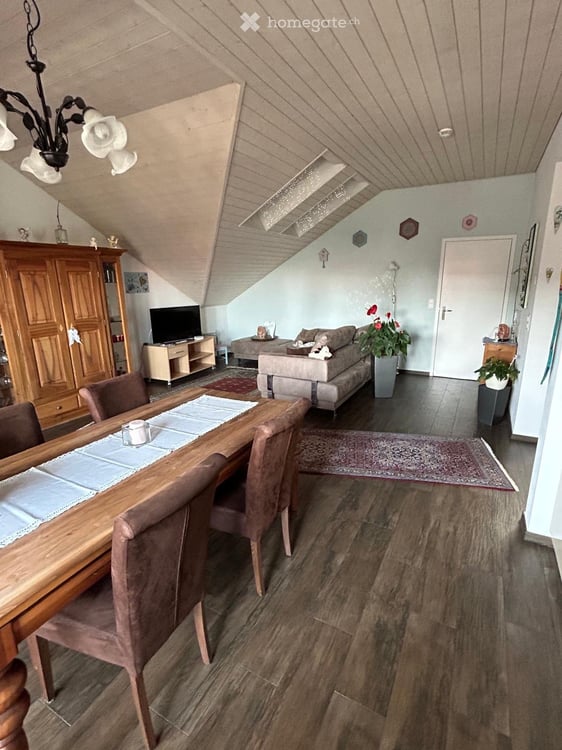 Charmante helle 4.5 Zimmer Dachwohnung 4