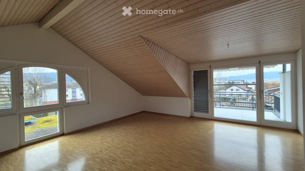 Helle 2.5 Zimmer Dachwohnung mit Balkon in Dagmersellen 4