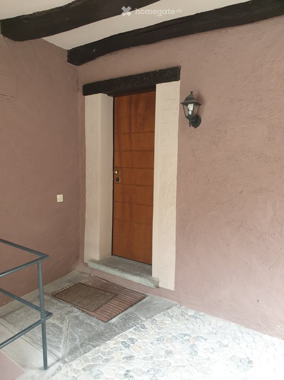 CASA DI DUE APPARTAMENTI DI 3.5 LOCALI 4