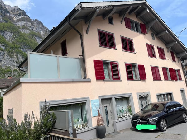 Hausteil mit Gartenmitbenutzung und Terrasse 1