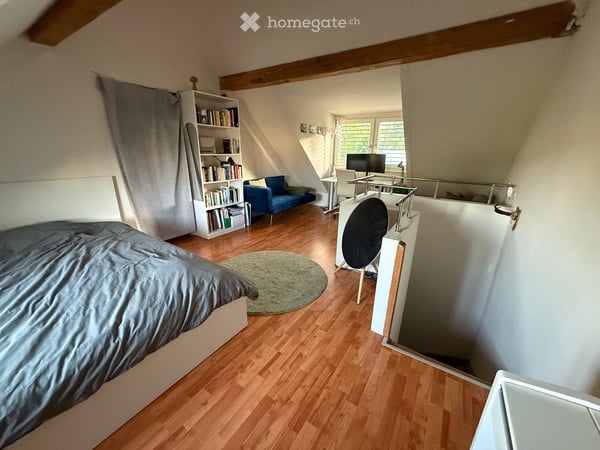 Grosszügiges Dachzimmer in WG-Haus mit Garten in ZH-Höngg 2