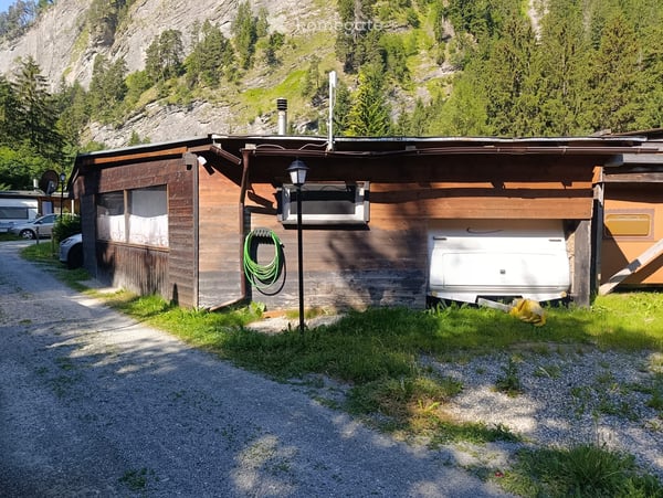 Festbau mit Wohnwagen Erstwohnsitz möglich 1