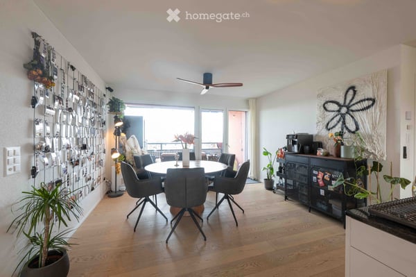 Helles WG-Zimmer in traumhafter Attikawohnung 2