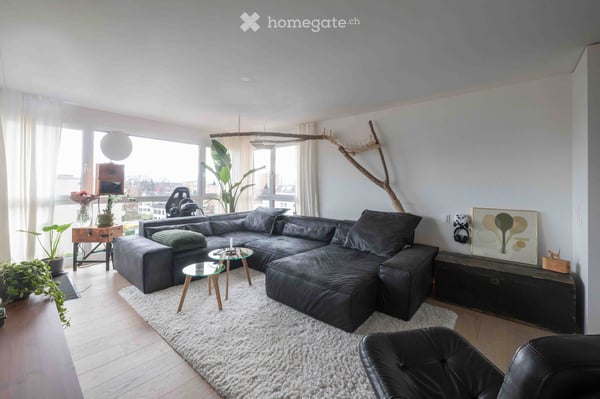 Helles WG-Zimmer in traumhafter Attikawohnung 1