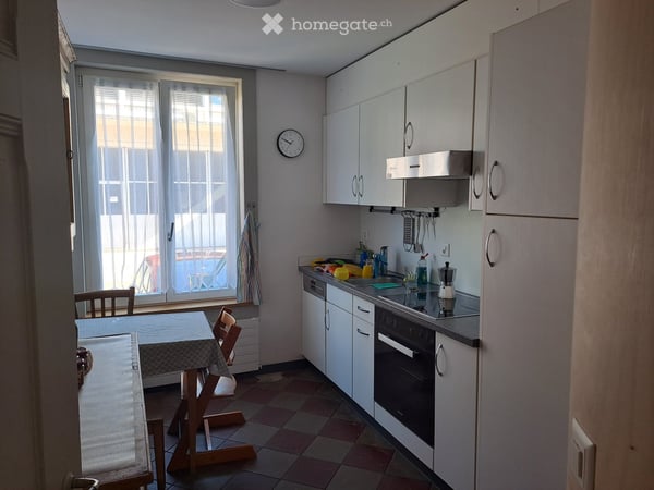 Befristet zu vermieten: möblierte 5 Zimmer Wohnung 2