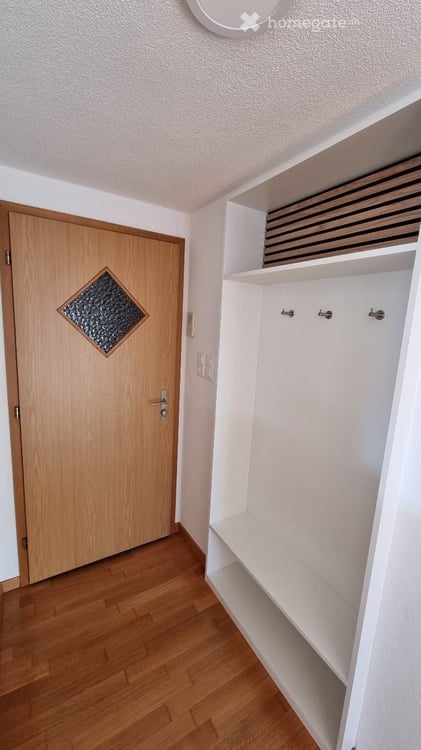 Grosszügige 2.5 Zimmer-Wohnung 4