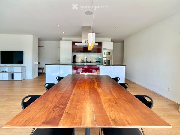Einziehen und wohlfühlen: 170 m² Gartenwohnung in Stallikon 3