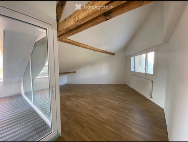 Nachmieter für 1.5-Zimmer Dachwohnung in Thun ab 1.9.26 2