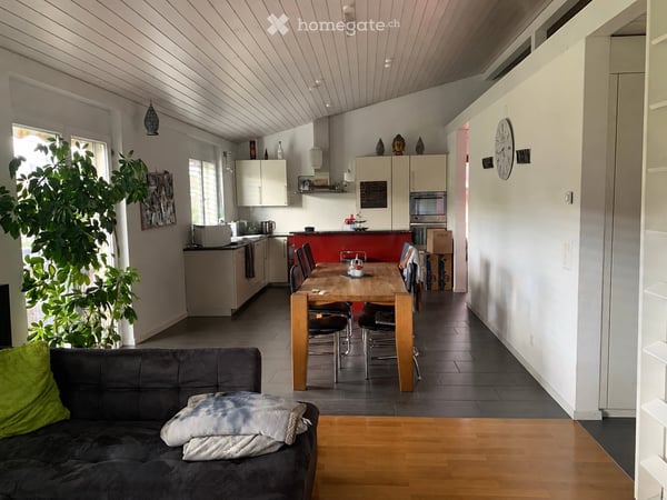 Helle 4.5-Zimmer-Wohnung  mit Balkon in 3-Familienhaus 2