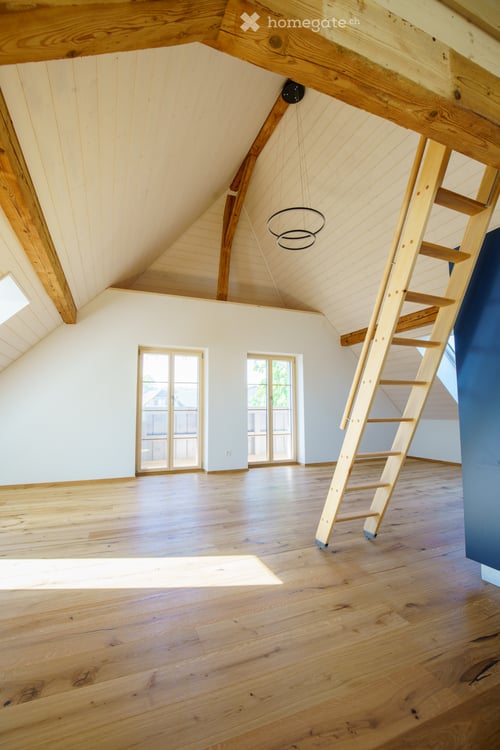 Schöne helle Dachwohnung zu vermieten 3