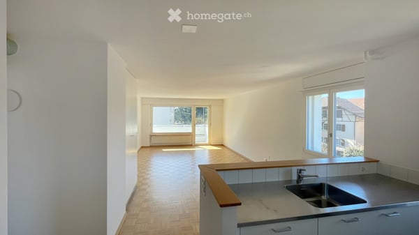 Helle 4.5-Zimmer-Wohnung mit Balkon in Lyss, ab 01.10.2026 1