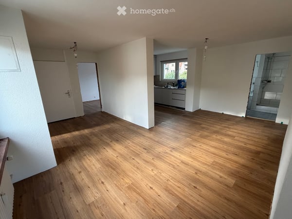 Komplett neu renovierte 4.5-Zimmerwohnung (105 m²) 4
