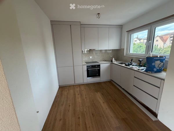 Komplett neu renovierte 4.5-Zimmerwohnung (105 m²) 2