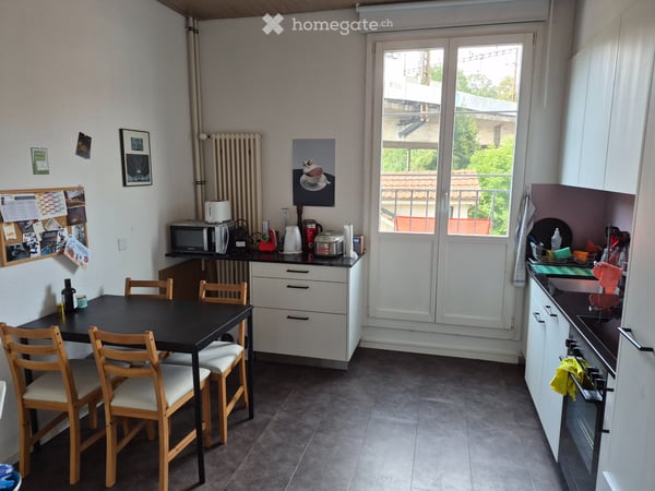 Grosszügiges Zimmer mit Gartenblick in der Lorraine 3
