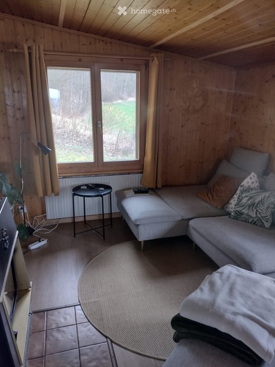 Möbliertes 3.5-Zimmer-Chalet auf Zeit in Tentlingen 4