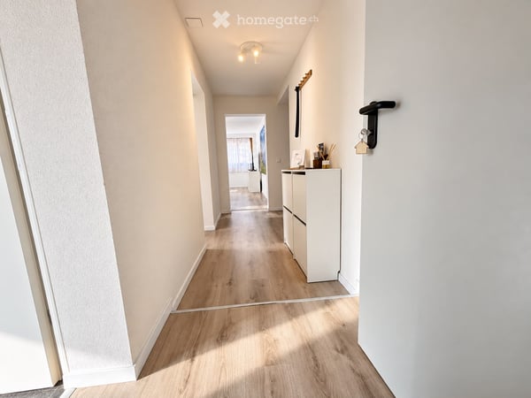 Helle möbelierte 2.5 Zimmer Wohnung befristet zu vermieten 2