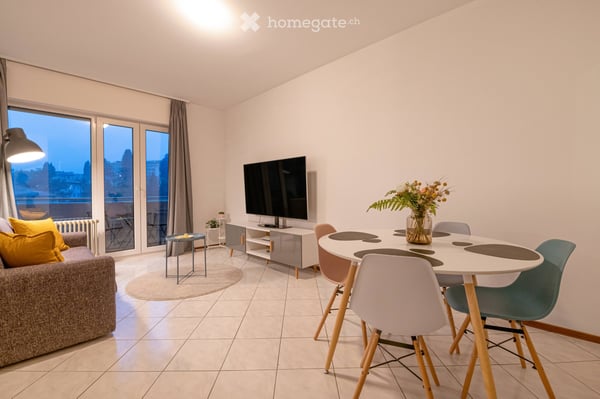 Apartment with balcony next to Lugano Station 4