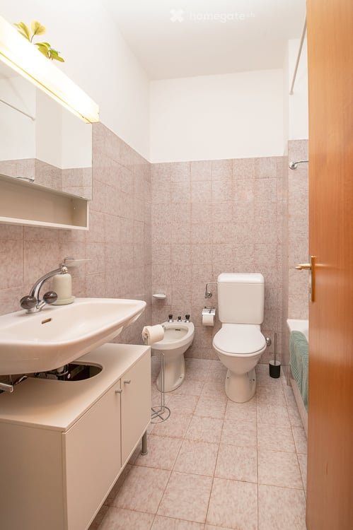 Apartment with balcony next to Lugano Station 3