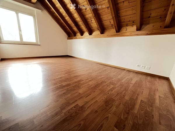 Hell 3-Zimmer Duplex-Dachwohnung mit neuer Küche zu vermiete 3