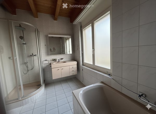 Hell 3-Zimmer Duplex-Dachwohnung mit neuer Küche zu vermiete 4