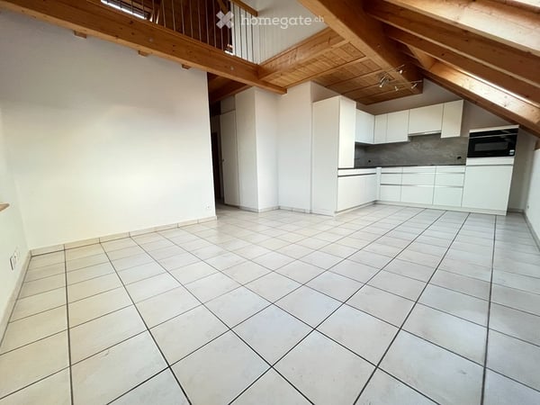 Hell 3-Zimmer Duplex-Dachwohnung mit neuer Küche zu vermiete 2