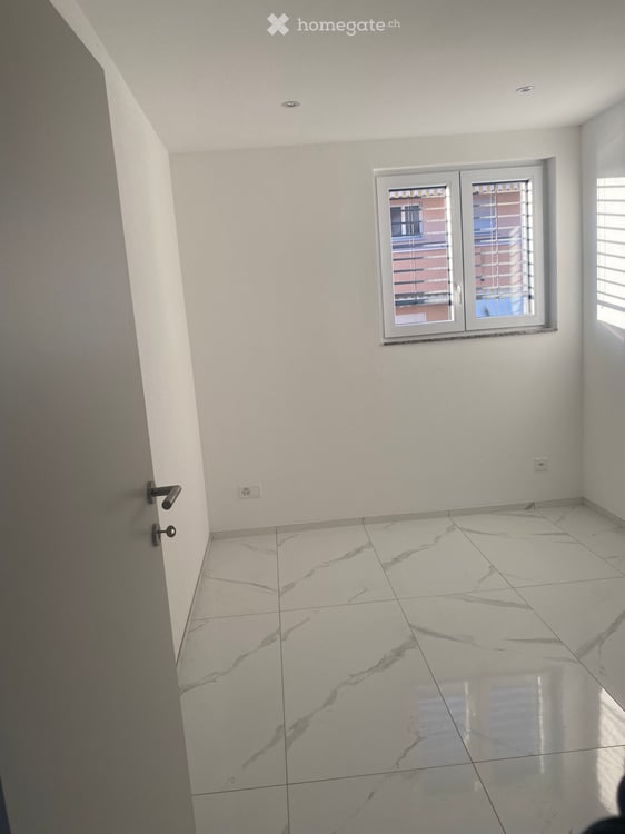 Affittasi 2.5 locali al 2 piano a Pregassona 2