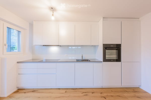Wunderschöne komplett renovierte Wohnung mit toller Aussicht 1