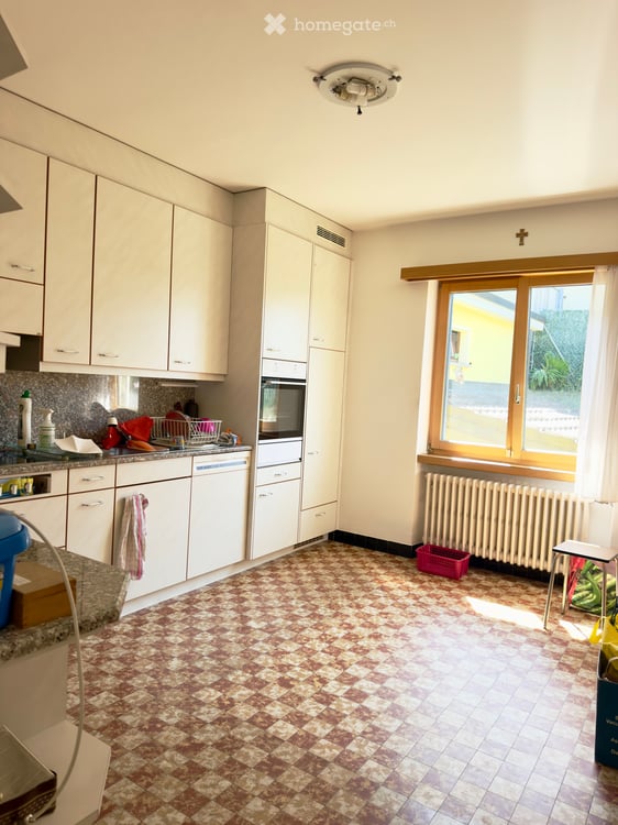 Casa indipendente su due piani con giardino e 2 box auto 4