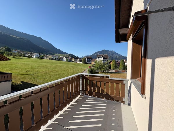 Schöne 2.5 Zimmer Wohnung im Grünen 1
