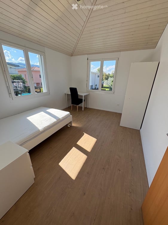 Möbliertes Einzelzimmer mit Gemeinschaftsbad und -küche 1