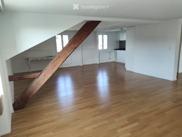 4.5-Zi-Dachwohnung mit eigenem Gartensitzplatz  Rothenburg 3