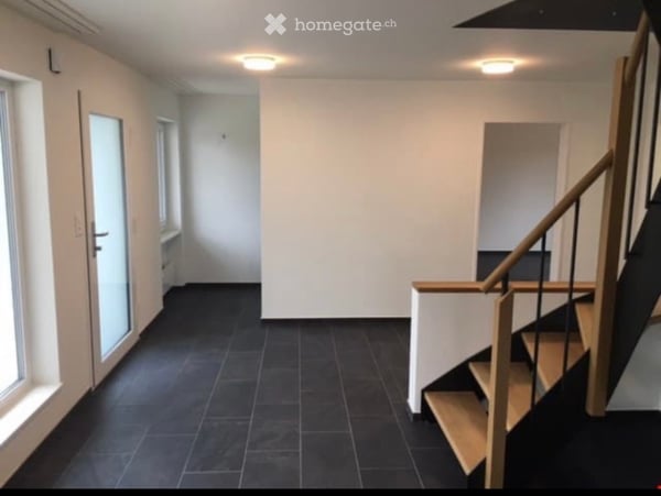 8 Zimmer Einfamilienhaus Mit Carport und Garage 2